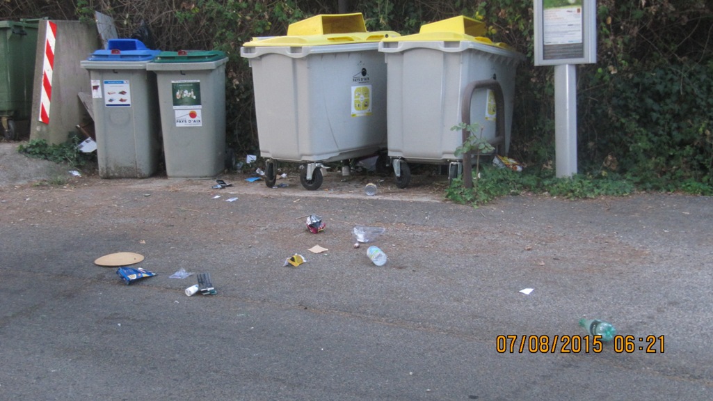 RAMASSAGE DES ORDURES MENAGERES (chemin de Bibémus)  le vendredi 7/08/2015, lamentable !