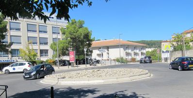 Rond point clinique Rambot, une précision …