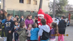 Attention ! soyez prudents dans les rues ce Samedi , « Père Noël » et ses lutins musiciens sont de sortie.