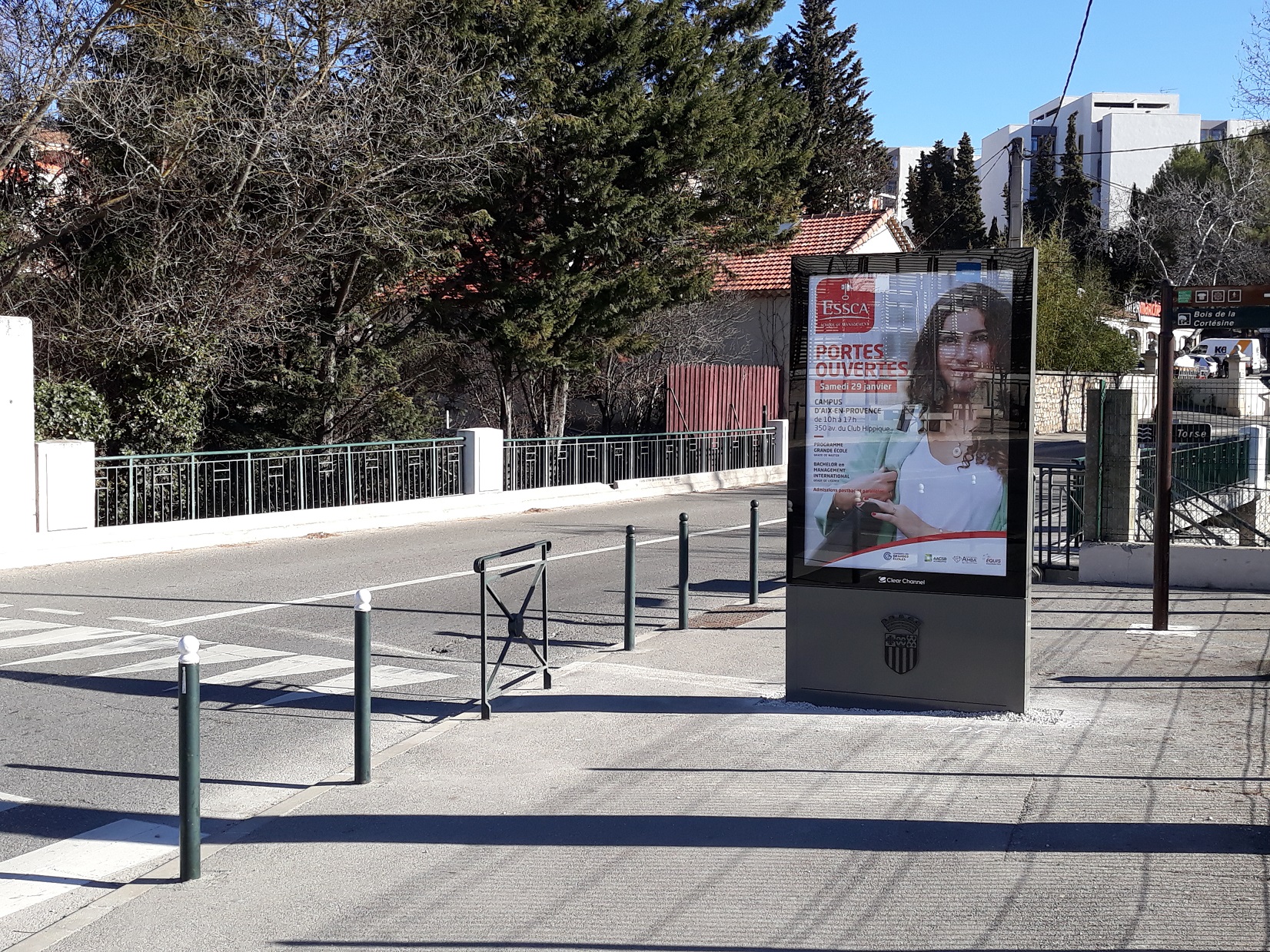 LE PRINTEMPS DES PANNEAUX PUBLICITAIRES !